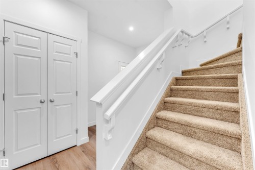 1216 13 Avenue, Edmonton, AB - Indoor Photo Showing Other Room