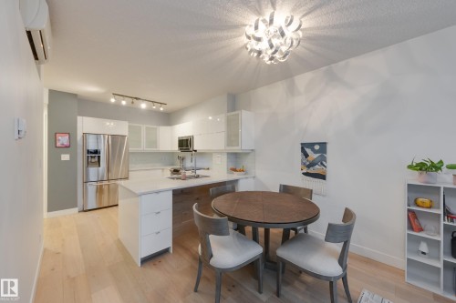 2004 10152 104 Street, Edmonton, AB - Indoor