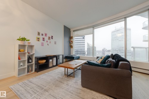2004 10152 104 Street, Edmonton, AB - Indoor Photo Showing Living Room