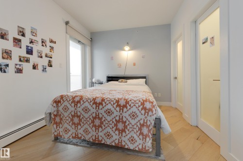 2004 10152 104 Street, Edmonton, AB - Indoor Photo Showing Bedroom