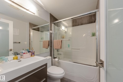 2004 10152 104 Street, Edmonton, AB - Indoor Photo Showing Bathroom