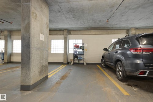 2004 10152 104 Street, Edmonton, AB - Indoor Photo Showing Garage