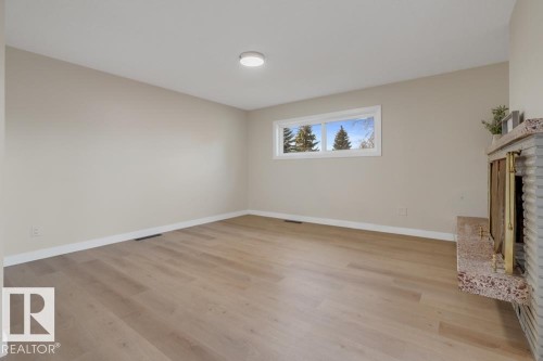 15022 86 Avenue, Edmonton, AB - Indoor Photo Showing Other Room