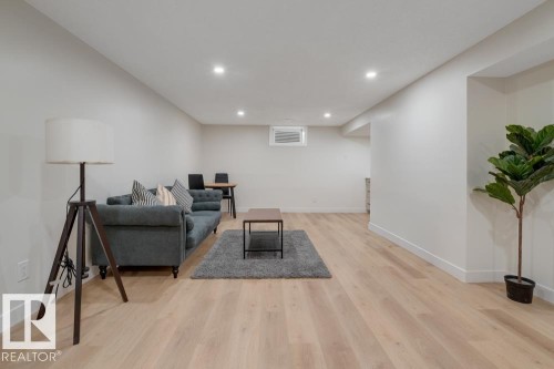 15022 86 Avenue, Edmonton, AB - Indoor