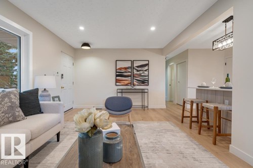 15022 86 Avenue, Edmonton, AB - Indoor Photo Showing Living Room