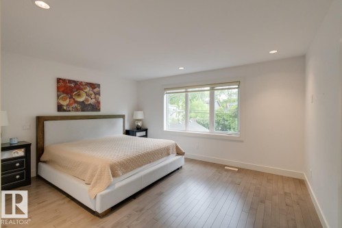 11045 85 Avenue, Edmonton, AB - Indoor Photo Showing Bedroom