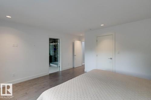 11045 85 Avenue, Edmonton, AB - Indoor Photo Showing Bedroom