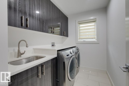 11045 85 Avenue, Edmonton, AB - Indoor Photo Showing Laundry Room