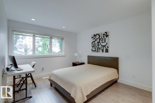 11045 85 Avenue, Edmonton, AB - Indoor Photo Showing Bedroom