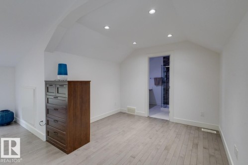 11045 85 Avenue, Edmonton, AB - Indoor