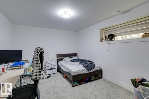 11045 85 Avenue, Edmonton, AB - Indoor Photo Showing Bedroom