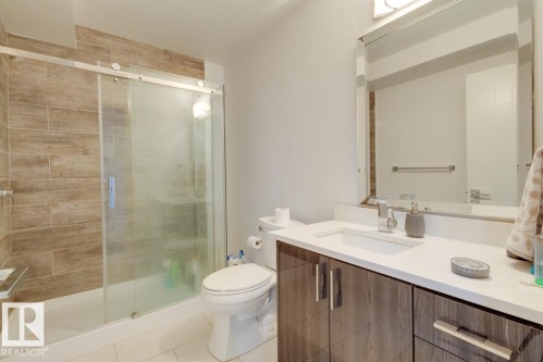 11045 85 Avenue, Edmonton, AB - Indoor Photo Showing Bathroom
