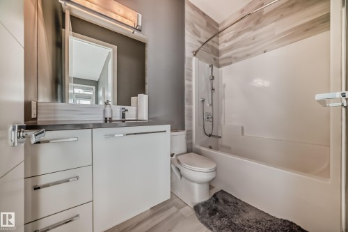 4129 Cameron Heights Point, Edmonton, AB - Indoor Photo Showing Bathroom