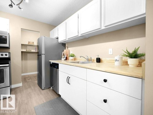 9345 172 Street, Edmonton, AB - Indoor Photo Showing Kitchen With Stainless Steel Kitchen