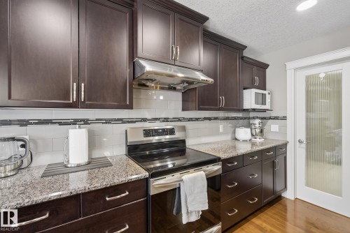 12152 172 Avenue, Edmonton, AB - Indoor Photo Showing Kitchen With Upgraded Kitchen