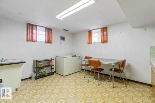 9280 77 Street, Edmonton, AB - Indoor