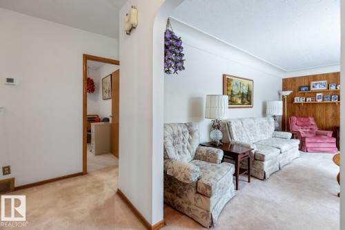 9280 77 Street, Edmonton, AB - Indoor Photo Showing Living Room