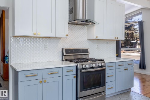 6511 103 Avenue, Edmonton, AB - Indoor Photo Showing Kitchen