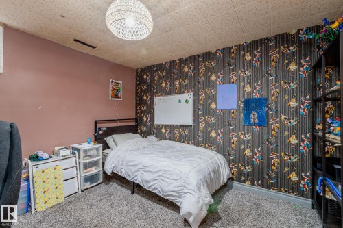 6511 103 Avenue, Edmonton, AB - Indoor Photo Showing Bedroom
