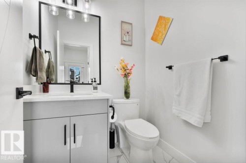 16 Raspberry Road, St. Albert, AB - Indoor Photo Showing Bathroom