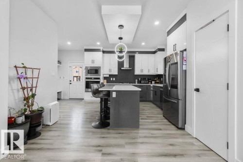 16 Raspberry Road, St. Albert, AB - Indoor Photo Showing Kitchen With Upgraded Kitchen