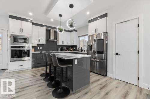 16 Raspberry Road, St. Albert, AB - Indoor Photo Showing Kitchen With Upgraded Kitchen