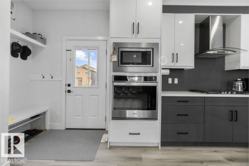 16 Raspberry Road, St. Albert, AB - Indoor Photo Showing Kitchen