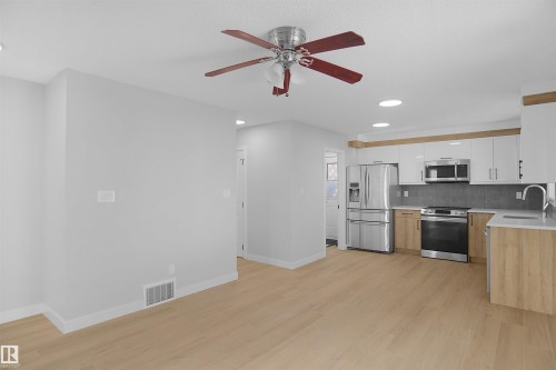 3312 44A Street, Edmonton, AB - Indoor Photo Showing Kitchen