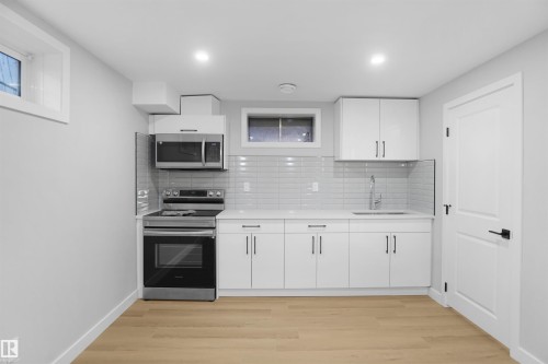 3312 44A Street, Edmonton, AB - Indoor Photo Showing Kitchen