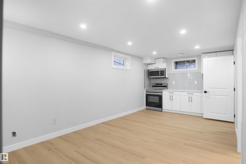 3312 44A Street, Edmonton, AB - Indoor