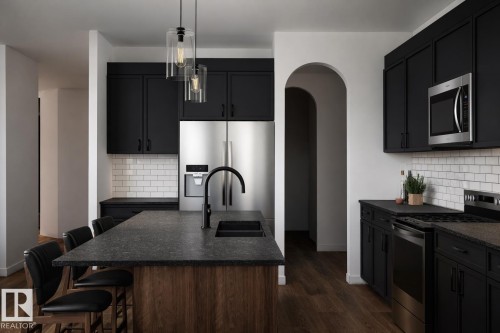 14 Grayson Green, Stony Plain, AB - Indoor Photo Showing Kitchen With Double Sink With Upgraded Kitchen