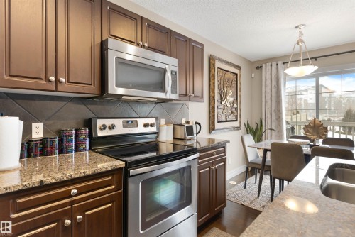 13422 166 Avenue, Edmonton, AB - Indoor Photo Showing Kitchen With Stainless Steel Kitchen With Double Sink With Upgraded Kitchen
