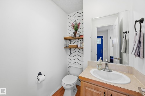 18423 95A Avenue, Edmonton, AB - Indoor Photo Showing Bathroom