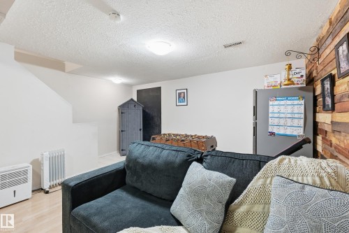 18423 95A Avenue, Edmonton, AB - Indoor