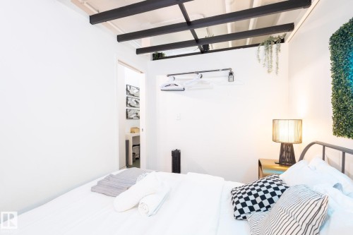 508 10024 Jasper Avenue, Edmonton, AB - Indoor Photo Showing Bedroom