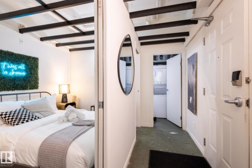 508 10024 Jasper Avenue, Edmonton, AB - Indoor Photo Showing Bedroom