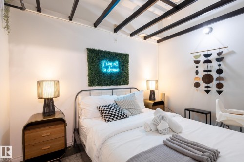 508 10024 Jasper Avenue, Edmonton, AB - Indoor Photo Showing Bedroom