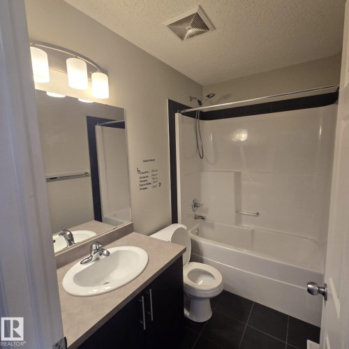 7315 22 Avenue, Edmonton, AB - Indoor Photo Showing Bathroom