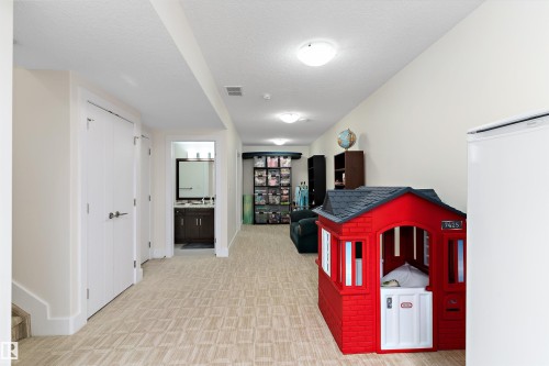 8148 77 Avenue, Edmonton, AB - Indoor Photo Showing Other Room