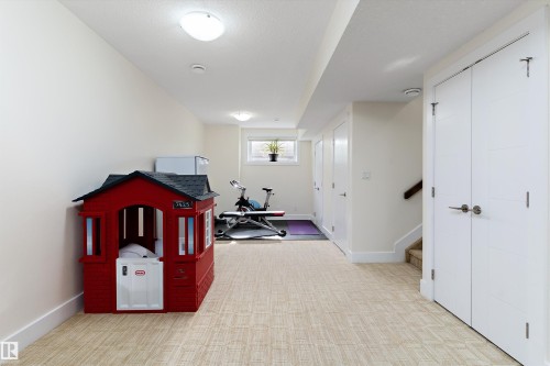 8148 77 Avenue, Edmonton, AB - Indoor Photo Showing Other Room