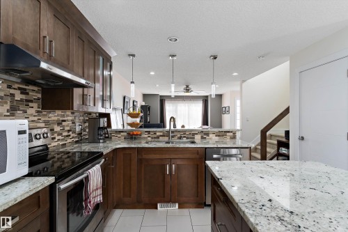8148 77 Avenue, Edmonton, AB - Indoor Photo Showing Kitchen With Upgraded Kitchen