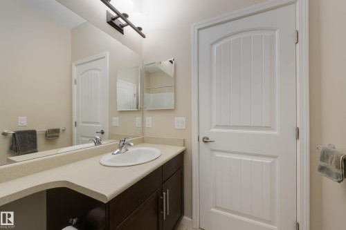 317 6083 Maynard Way, Edmonton, AB - Indoor Photo Showing Bathroom