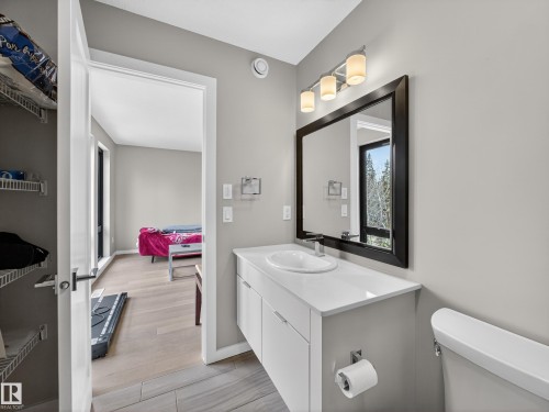 5 1304 Rutherford Road, Edmonton, AB - Indoor Photo Showing Bathroom
