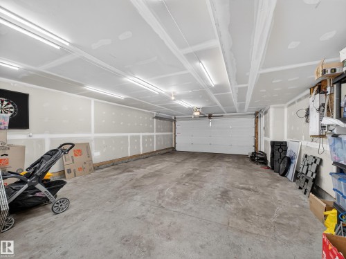 5 1304 Rutherford Road, Edmonton, AB - Indoor Photo Showing Garage