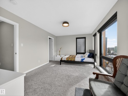 5 1304 Rutherford Road, Edmonton, AB - Indoor