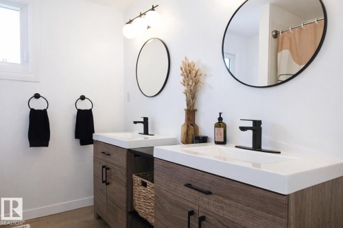 4820 105B Street, Edmonton, AB - Indoor