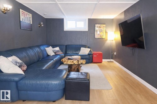 4820 105B Street, Edmonton, AB - Indoor