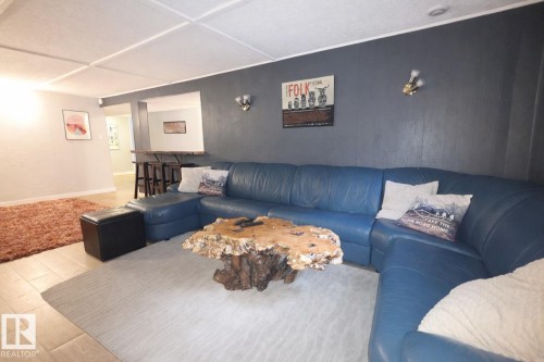4820 105B Street, Edmonton, AB - Indoor Photo Showing Living Room