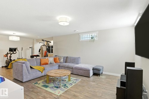 11204 61 Street, Edmonton, AB - Indoor Photo Showing Living Room