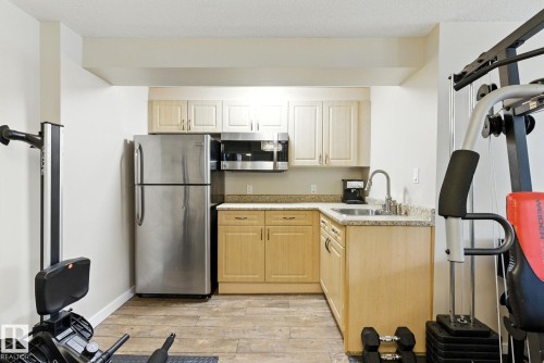 11204 61 Street, Edmonton, AB - Indoor Photo Showing Kitchen